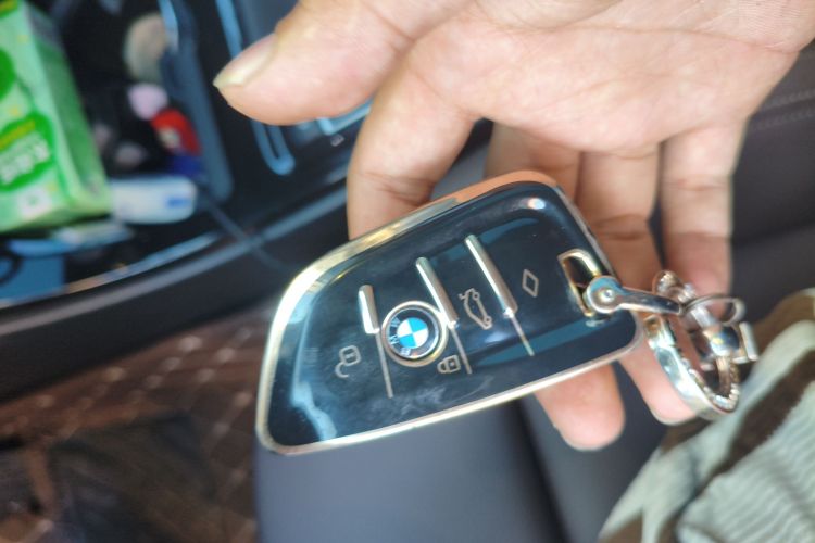 宝马X2 2023款 sDrive25i M运动曜夜版中控内饰11