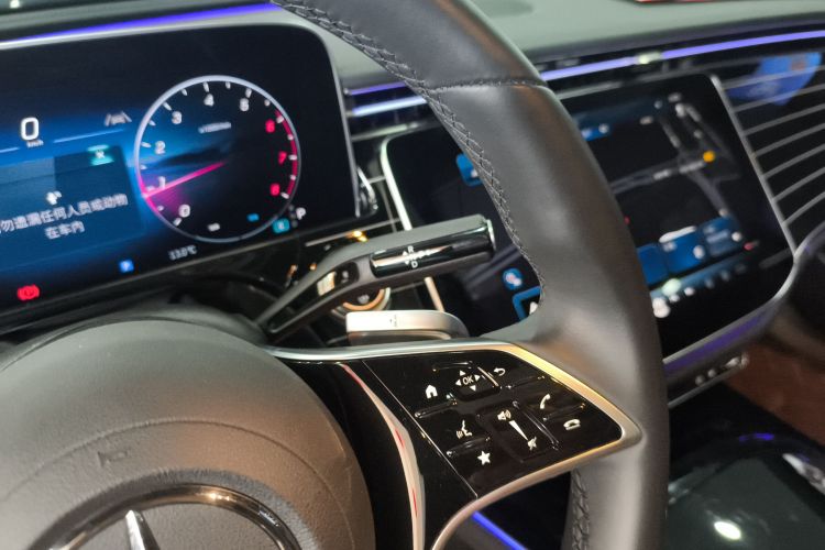 奔驰E级 2024款 E 260 L中控内饰18