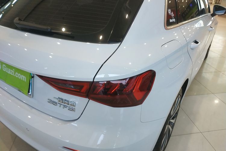 奥迪A3 2023款 Sportback 35 TFSI 进取致雅型车身外观9