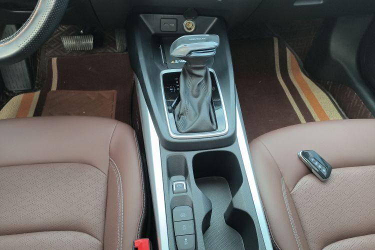 雪佛兰 科鲁泽 2023款 1.5L 双离合悦享版中控内饰18