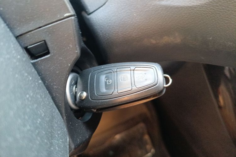 福特 福克斯 2015款 三厢 EcoBoost 125 自动超能风尚型中控内饰11