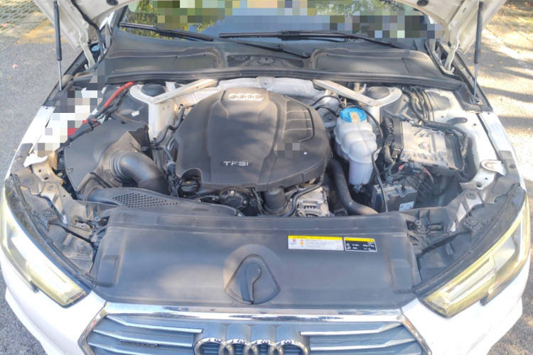 奥迪A4L 2018款 30周年年型 45 TFSI quattro 个性运动版局部细节24