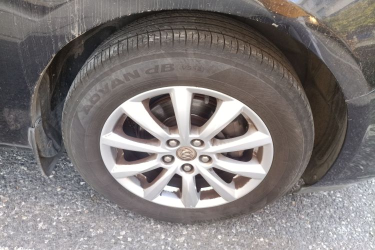 别克 英朗 2013款 GT 1.6L 自动时尚版车身外观10