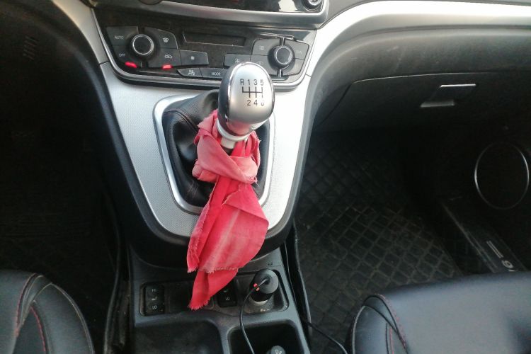 哈弗H6 2017款 蓝标 运动版 1.5T 手动两驱精英型中控内饰18