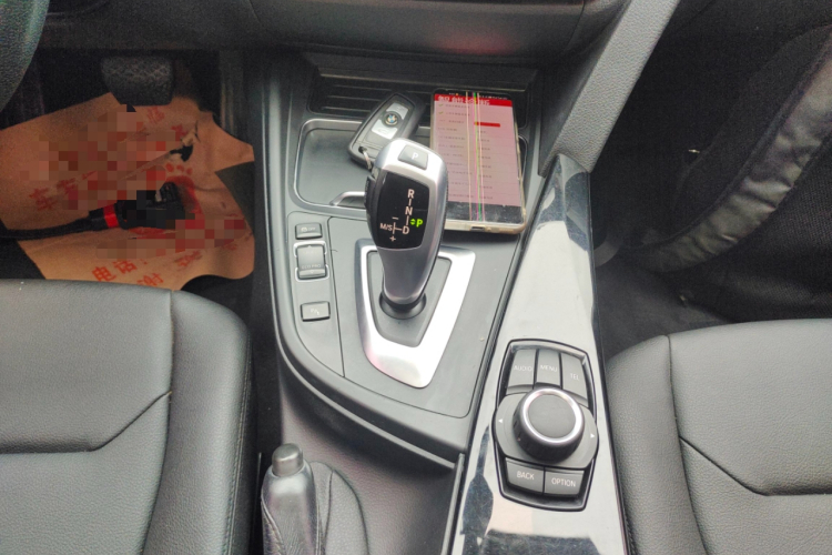 宝马3系 2017款 320Li 时尚型中控内饰18