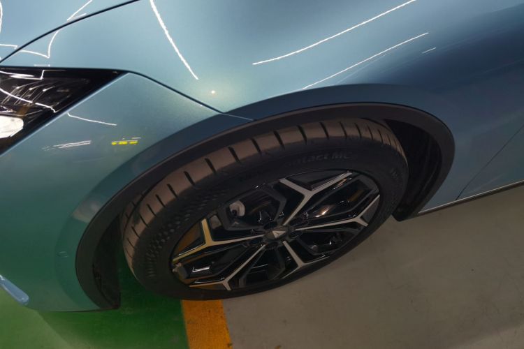 深蓝汽车 深蓝L07 2024款 230Max乾崑智驾ADS SE增程版车身外观6001