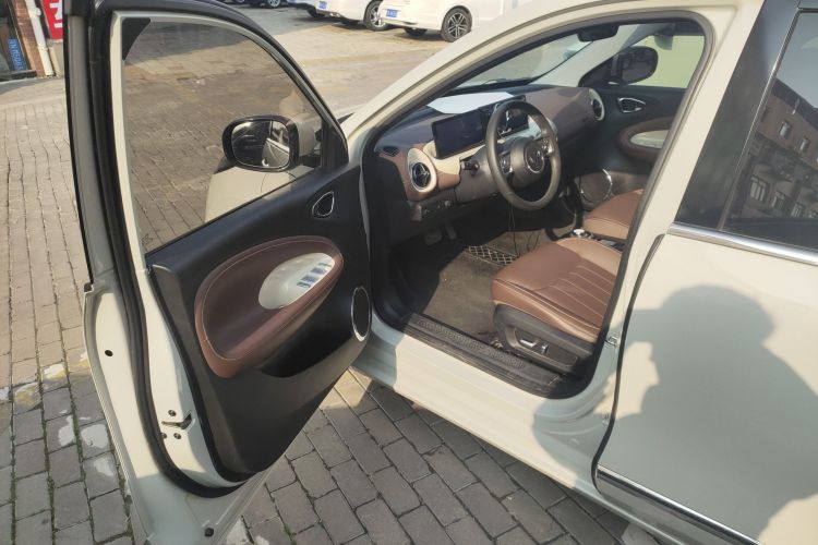 五菱汽车 五菱缤果 2023款 333km 灵犀互联+款中控内饰20