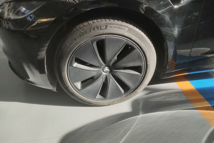 特斯拉 Model 3 2023款 后轮驱动版车身外观6002