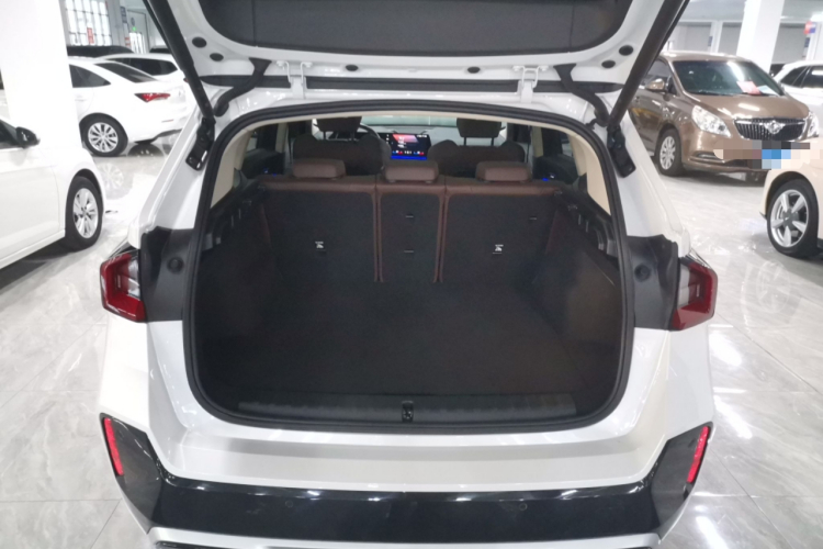 宝马X1 2023款 sDrive25Li M运动套装机舱底盘23