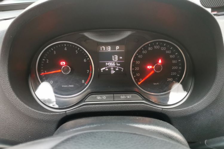 大众 Polo 2014款 1.4L 自动舒适版中控内饰14