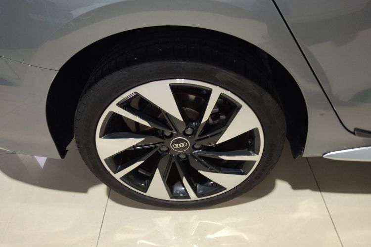 奥迪A3 2024款 A3L Limousine 35 TFSI 时尚运动型车身外观56