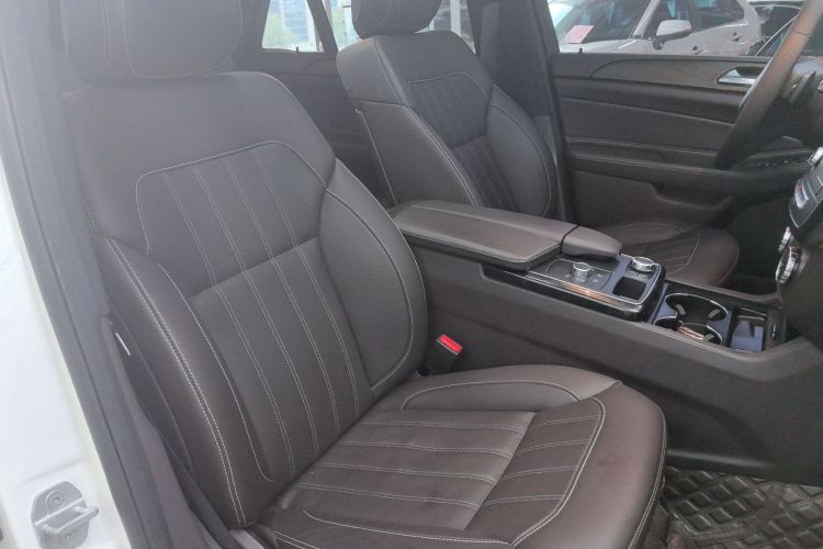 奔驰GLE 2017款 GLE 320 4MATIC 动感型局部细节41