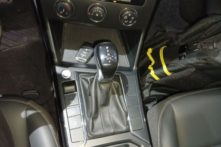 大众 帕萨特 2022款 280TSI 商务版中控内饰18