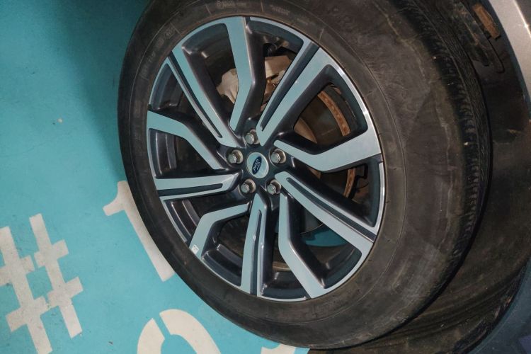 福特 探险者 2023款 EcoBoost 285 四驱钛金版 7座车身外观6007