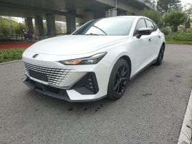 长安UNI-V 2022款 1.5T 尊贵型