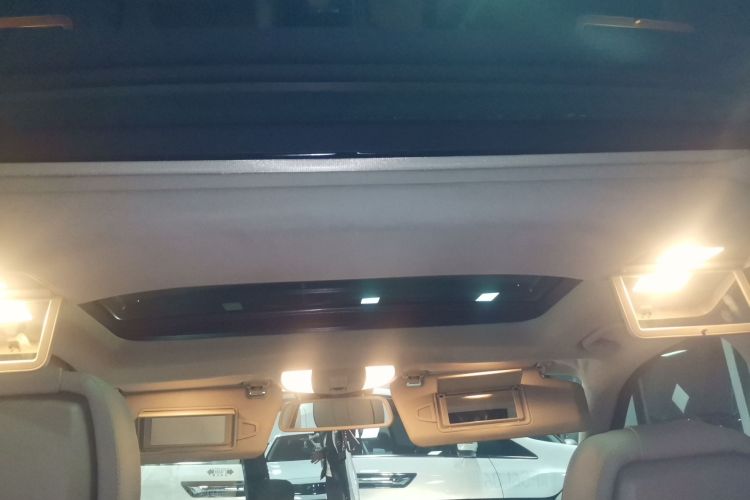 奔驰E级 2015款 E 260 L 运动时尚型中控内饰22