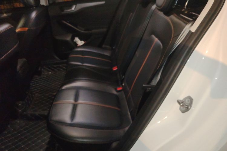 福特 福克斯 2022款 两厢 EcoBoost 180 自动竞速版中控内饰21