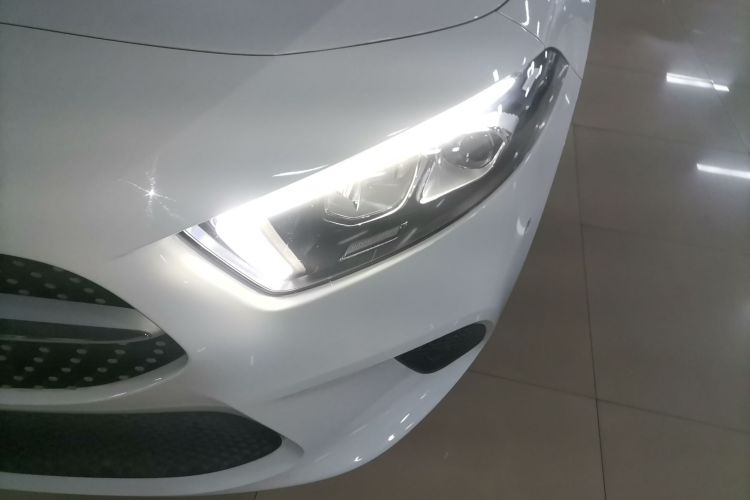 奔驰A级(进口) 2019款 A 200 动感型局部细节36