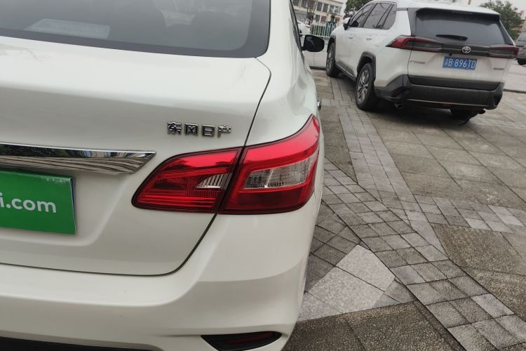 日产 轩逸 2021款 经典 1.6XL CVT豪华版车身外观9