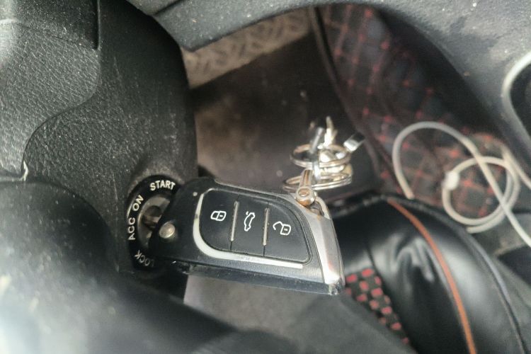 江淮瑞风 瑞风M4 2018款 2.0L 手动速运版中控内饰11