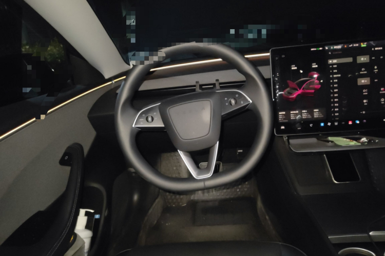 特斯拉 Model 3 2023款 后轮驱动版中控内饰13