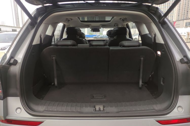 福特 2025款 锐界L 2.0T EcoBoost E混动四驱七座至尊型机舱底盘23