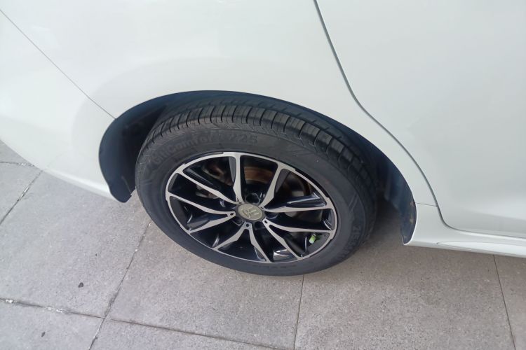 比亚迪 宋MAX 2017款 1.5T 自动智联精英型 7座车身外观6008