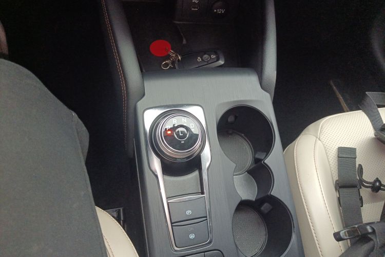 福特 福克斯 2021款 三厢 EcoBoost 180 自动锋潮型中控内饰18