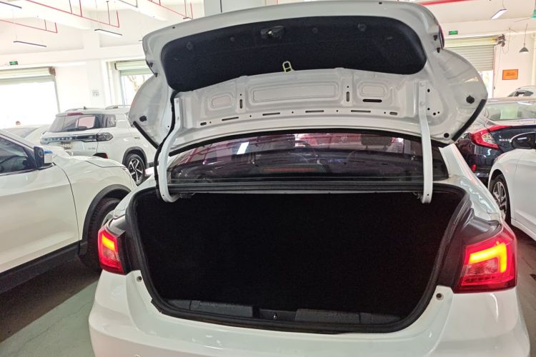 奇瑞 艾瑞泽5 2019款 1.5L 手动自在版 国V局部细节23