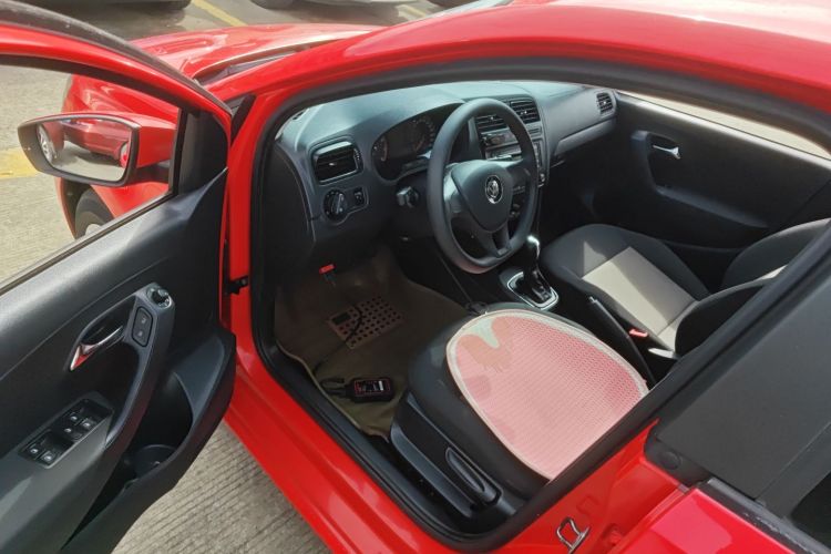 大众 Polo 2016款 1.4L 自动风尚型中控内饰7003