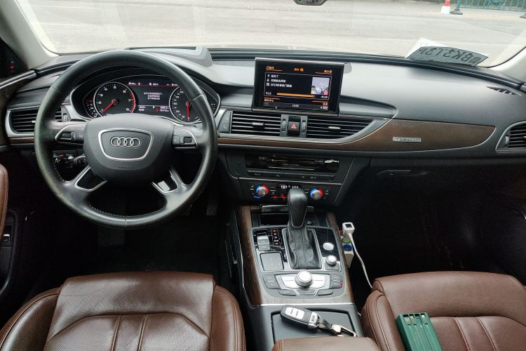 奥迪A6L 2016款 50 TFSI quattro 尊享型中控内饰7002