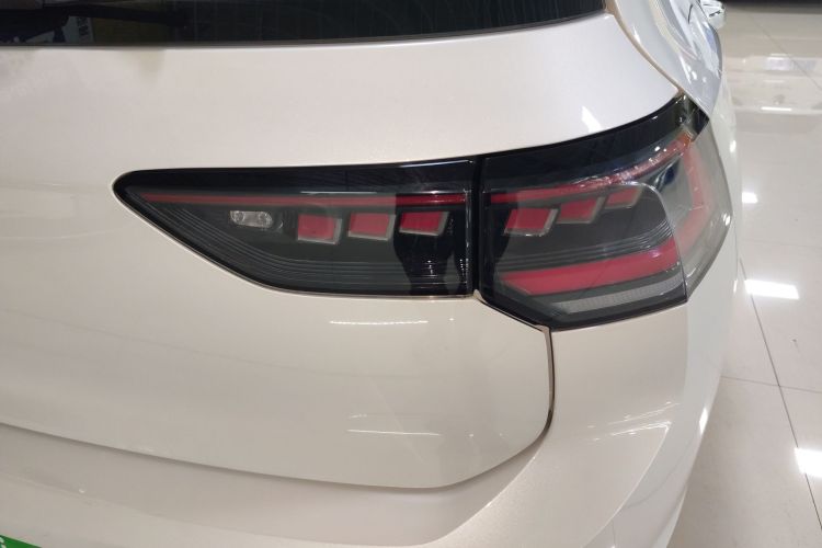 大众 高尔夫 2025款 300TSI R-Line车身外观9