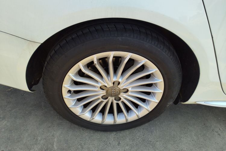 奥迪A4L 2016款 35 TFSI 典藏版 自动标准型车身外观6003