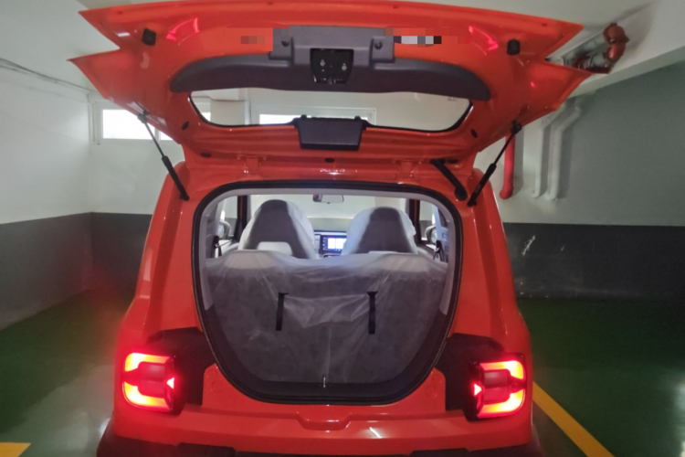 吉利银河 2025款 210km 熊猫骑士中控内饰23