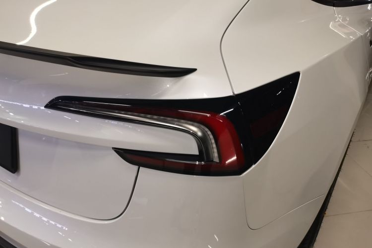 特斯拉 Model 3 2023款 后轮驱动版车身外观6006