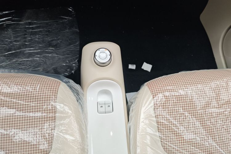 五菱汽车 宏光MINIEV 2024款 第三代 215km 青春版中控内饰18