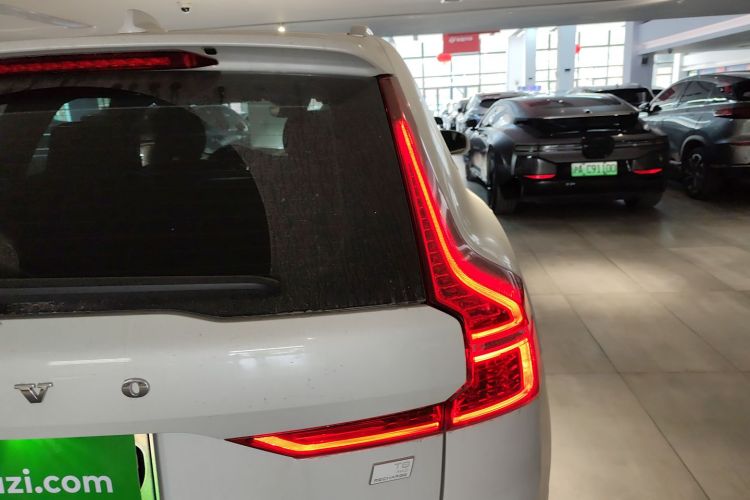 沃尔沃XC60新能源 2024款 T8 插电混动 长续航四驱智远豪华版车身外观9