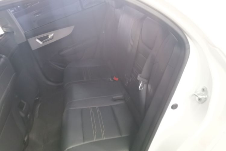 比亚迪 秦新能源 2021款 出行版中控内饰21