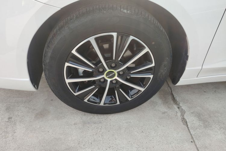 荣威i5 2021款 1.5L CVT铂金版车身外观6007