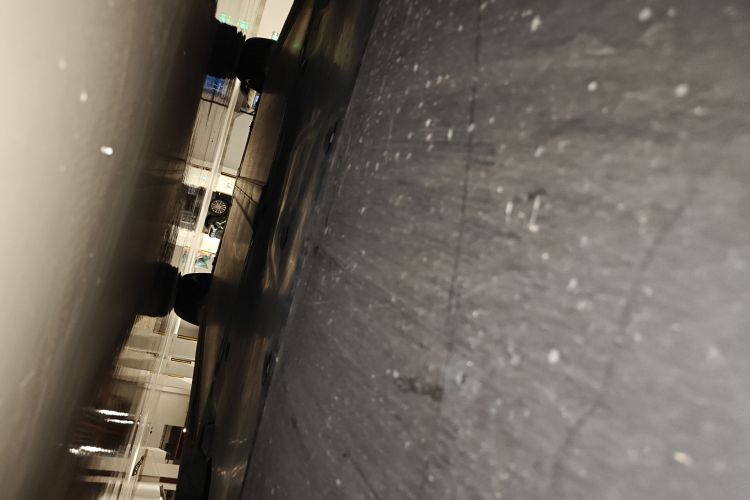 特斯拉 Model Y 2021款 长续航全轮驱动版局部细节9008