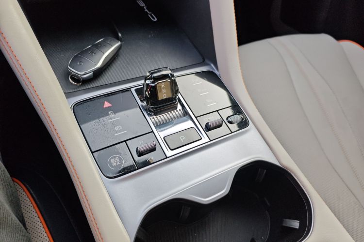 比亚迪 宋PLUS新能源 2023款 冠军版 DM-i 110KM 旗舰PLUS局部细节18