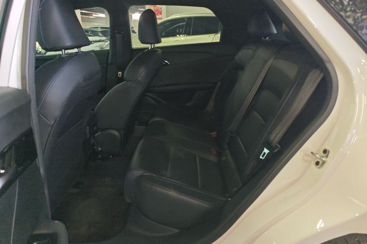 名爵 MG4 EV 2022款 425km 豪华版中控内饰21