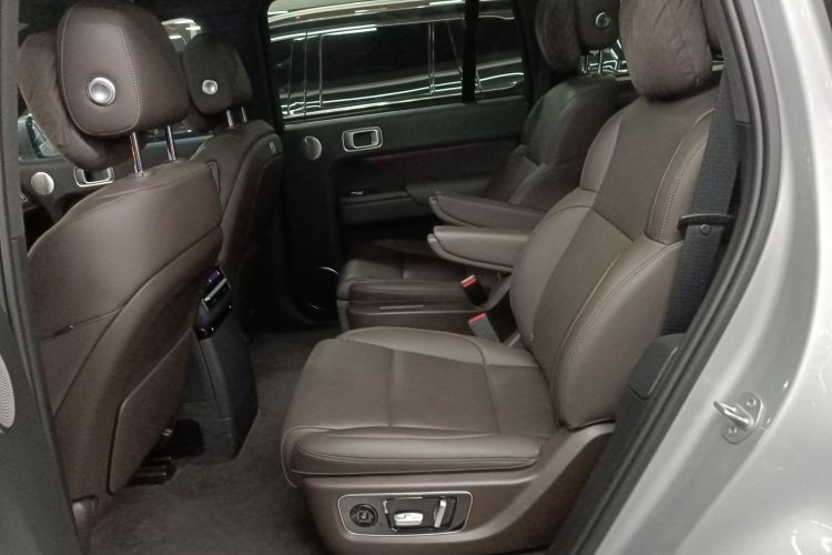 理想汽车 理想L9 2022款 Max中控内饰21