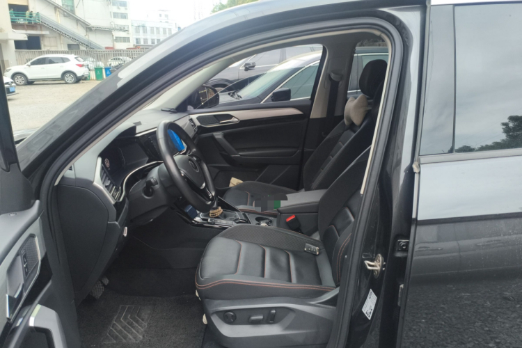 大众 探岳 2021款 330TSI 两驱30周年纪念版中控内饰19