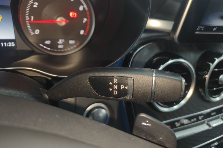 奔驰C级 2018款 C 200 L 运动版局部细节18