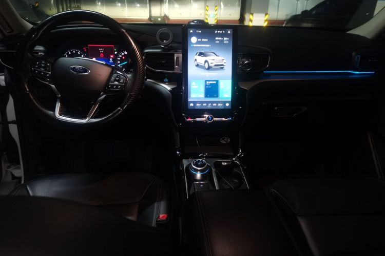 福特 探险者 2020款 EcoBoost 285 四驱风尚版 6座中控内饰12