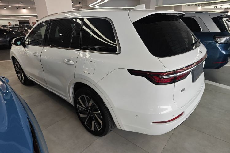 理想汽车 理想ONE 2021款 增程6座版车身外观4