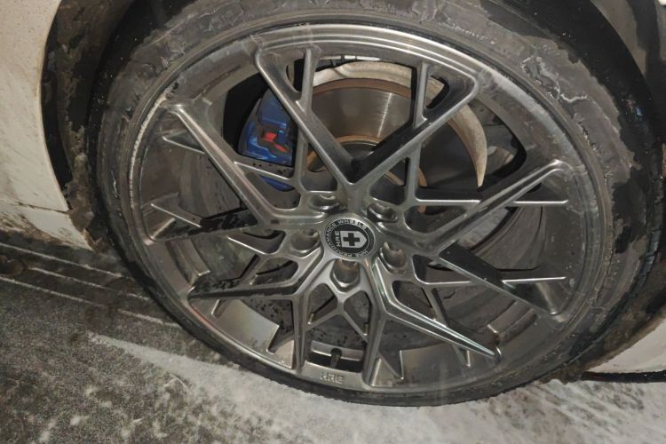 宝马3系 2019款 320i M运动曜夜版车身外观10