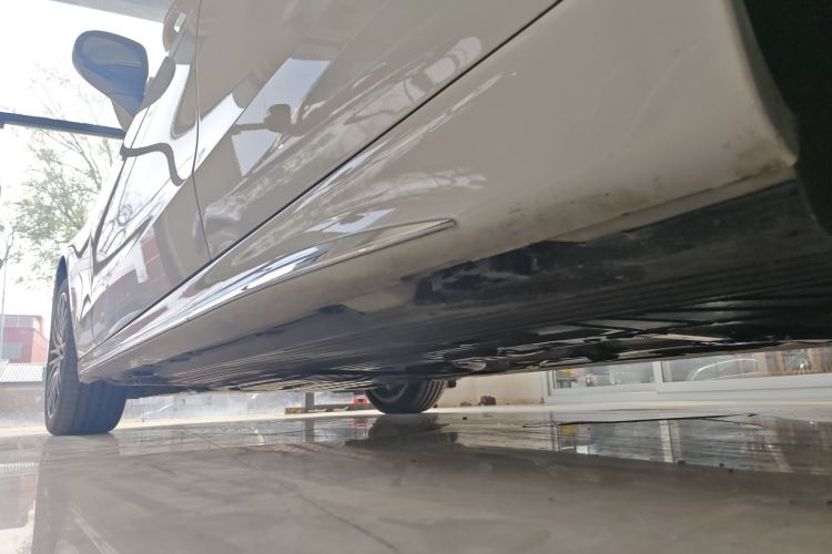 奔驰C级 2024款 改款 C 260 L 运动版局部细节9002