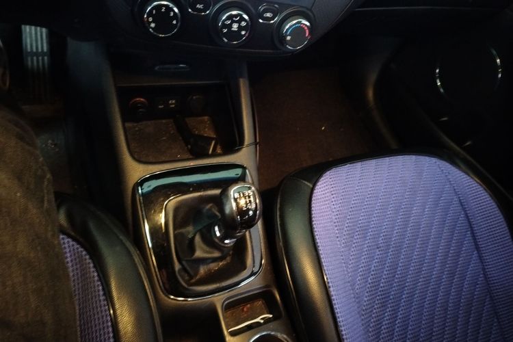 起亚K3 2016款 1.6L 手动GLS局部细节18